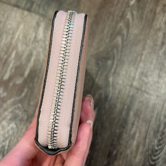 Louis Vuitton Comete Wallet in Taurillon Leather - Picture 3 of 16